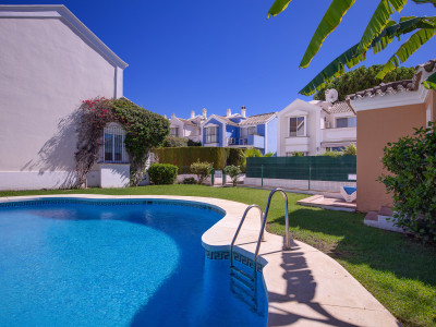 Town House for sale in Altos del Rodeo, Nueva Andalucia