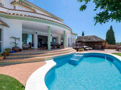 Villa for sale in Istan