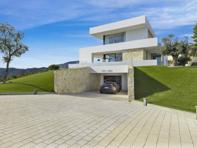 Villa for sale in Monte Mayor, Benahavis