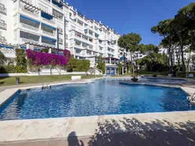 Apartamento en venta en Playas del Duque, Marbella - Puerto Banus