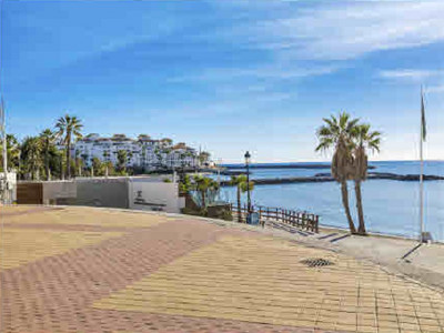 Apartamento en venta en Playas del Duque, Marbella - Puerto Banus