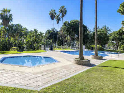 Apartamento en venta en Playas del Duque, Marbella - Puerto Banus