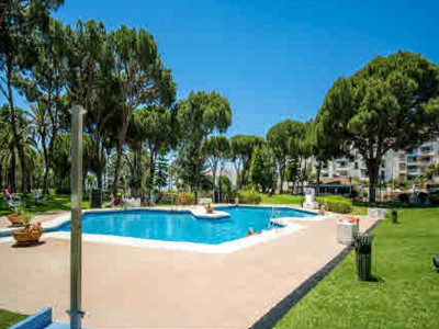 Apartamento en venta en Playas del Duque, Marbella - Puerto Banus