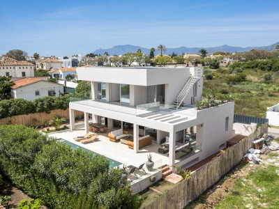 Villa for sale in San Pedro Playa, San Pedro de Alcantara