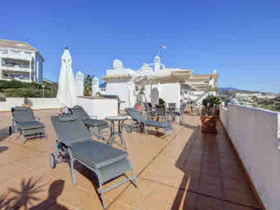 Zweistöckiges Penthouse zum Verkauf in Selwo, Estepona