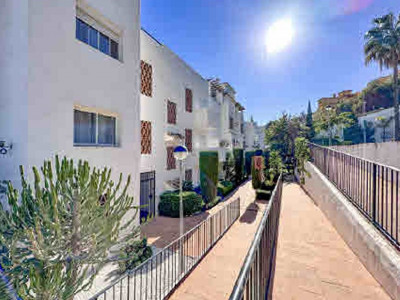 Zweistöckiges Penthouse zum Verkauf in Selwo, Estepona