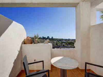 Zweistöckiges Penthouse zum Verkauf in Selwo, Estepona