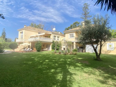 Villa for sale in Guadalmina Baja, San Pedro de Alcantara