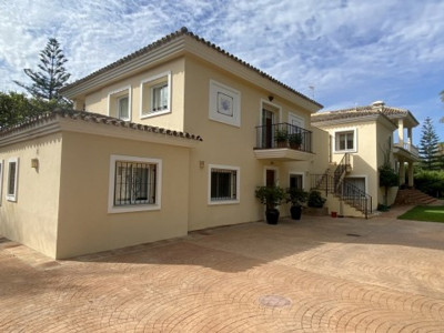 Villa for sale in Guadalmina Baja, San Pedro de Alcantara