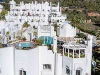 Town House for sale in Jardines Colgantes, Marbella Golden Mile