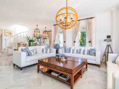 Town House for sale in Jardines Colgantes, Marbella Golden Mile