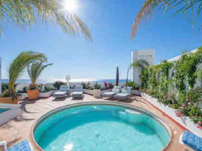 Town House for sale in Jardines Colgantes, Marbella Golden Mile