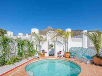 Town House for sale in Jardines Colgantes, Marbella Golden Mile