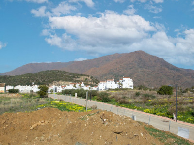 Villa for sale in Valle Romano, Estepona