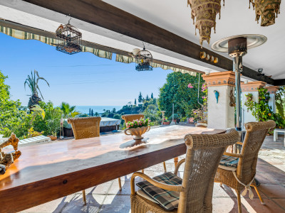 Villa zum Verkauf in Selwo, Estepona