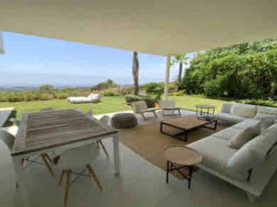 Ground Floor Duplex zum Verkauf in Marbella Club Hills, Benahavis