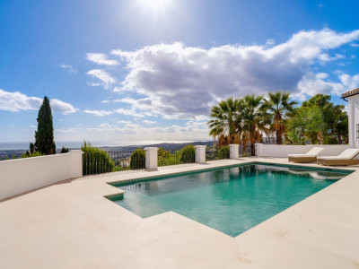 Villa for sale in El Madroñal, Benahavis