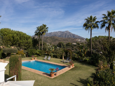 Villa for sale in El Madroñal, Benahavis