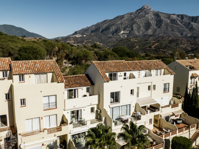 Reihenhaus zum Verkauf in Los Pinos de Aloha, Nueva Andalucia