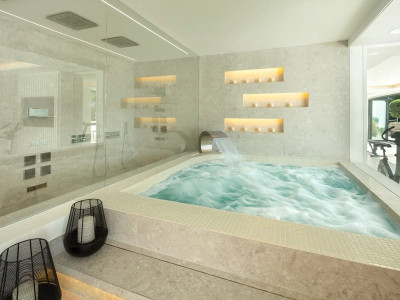 Вилла в продаже в La Cerquilla, Новая Андалусия