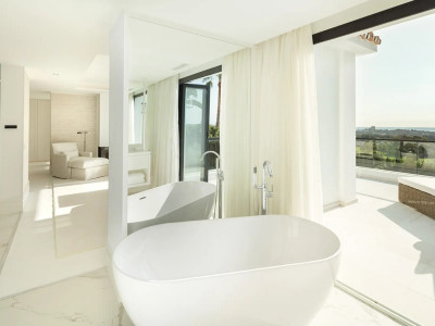 Вилла в продаже в La Cerquilla, Новая Андалусия