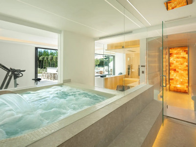 Вилла в продаже в La Cerquilla, Новая Андалусия