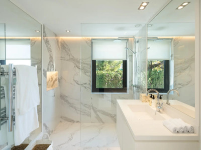 Вилла в продаже в La Cerquilla, Новая Андалусия