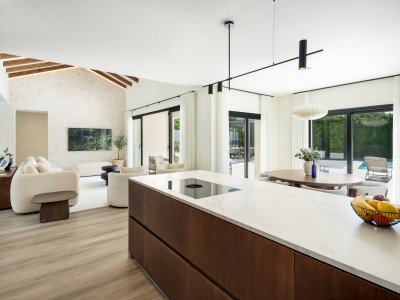 Villa en venta en Cortijo Blanco, San Pedro de Alcantara