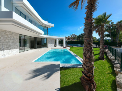 Villa for sale in Marbesa, Marbella East