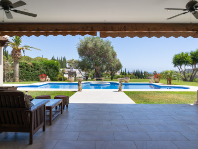 Villa for sale in Nueva Andalucia