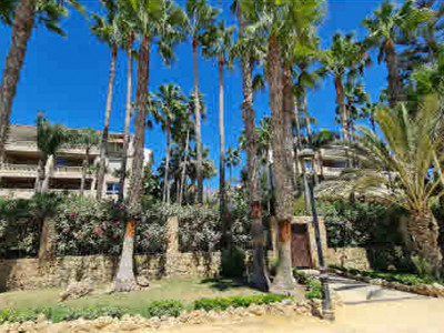 Apartamento en venta en Las Cañas, Marbella Golden Mile
