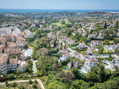 Villa for sale in Nueva Andalucia