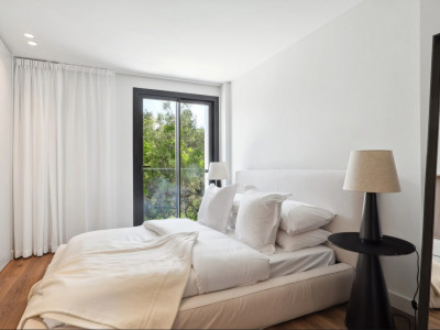 Villa for sale in Nueva Andalucia
