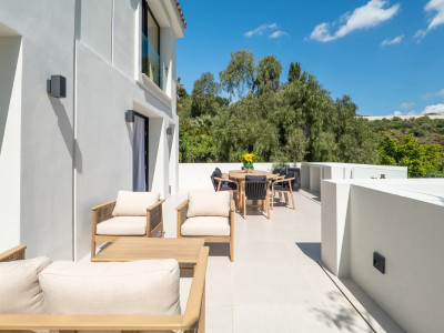 Villa for sale in Nueva Andalucia