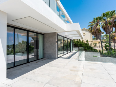 Villa en venta en Los Flamingos Golf, Benahavis