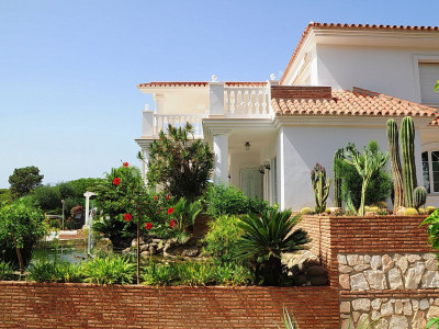 Villa for sale in Hacienda las Chapas, Marbella East