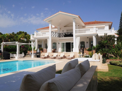 Villa for sale in Hacienda las Chapas, Marbella East