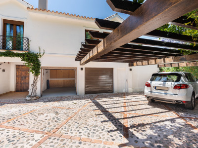 Villa for sale in Guadalmina Baja, San Pedro de Alcantara