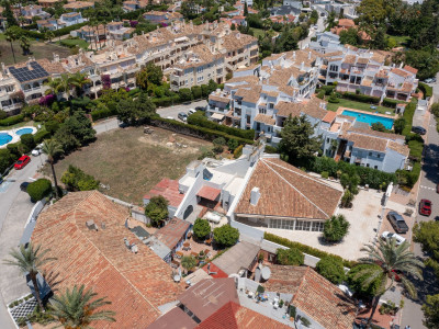 Grundstück zum Verkauf in El Paraiso, Estepona