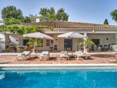 Villa for sale in Casasola, Estepona