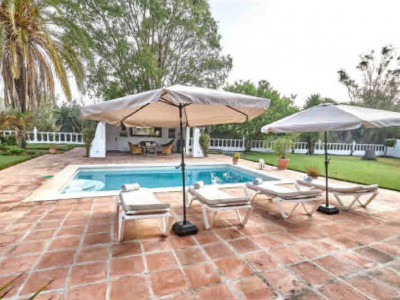 Villa for sale in Casasola, Estepona