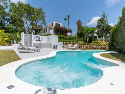 Villa for sale in Las Brisas, Nueva Andalucia