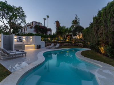 Villa for sale in Las Brisas, Nueva Andalucia