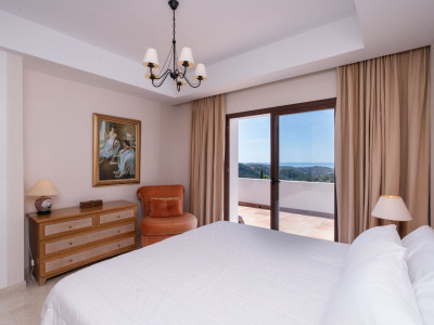 Villa for sale in Monte Mayor, Benahavis