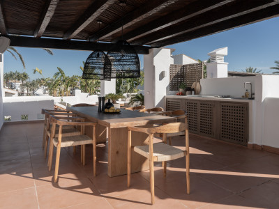 Penthouse for sale in Alcazaba Beach, Estepona