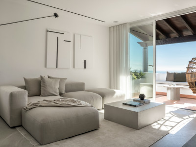 Penthouse for sale in Alcazaba Beach, Estepona