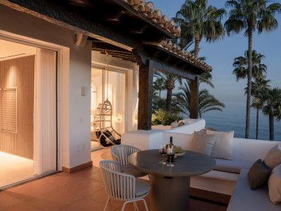 Penthouse for sale in Alcazaba Beach, Estepona