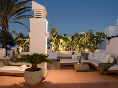 Penthouse for sale in Alcazaba Beach, Estepona