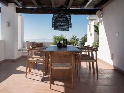 Penthouse for sale in Alcazaba Beach, Estepona