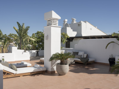 Penthouse for sale in Alcazaba Beach, Estepona